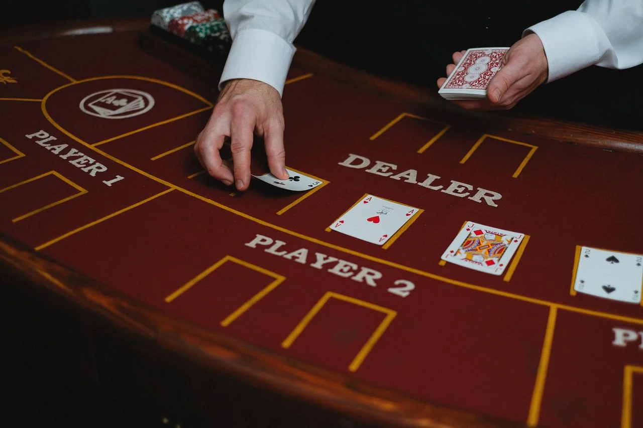 Slot, Live Dealer hay bàn bài — tìm đúng game casino trên xs666